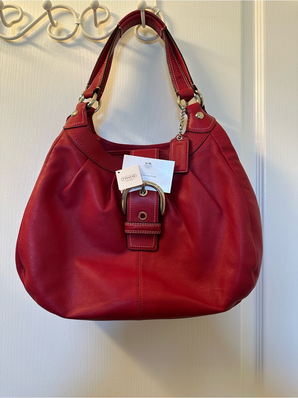 Vintage Coach SoHo Lynn Cherry Red Leather Shoulder Bag with Buckle #F15075 - Picture 2 of 6